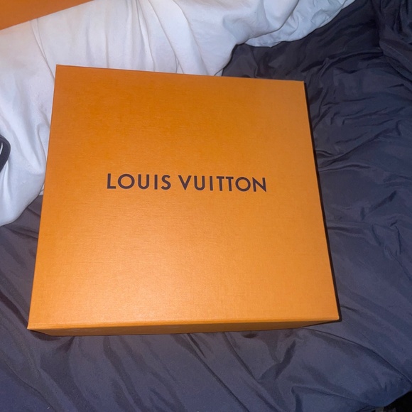 Louis Vuitton Boite Chapeau Souple Bag Monogram Empreinte Leather MM - Picture 9 of 13